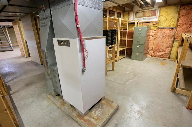 8 Mcgregor Cr, Pinawa, MB