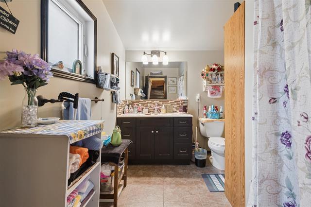 566 Schellenberg Ave, Gretna, MB