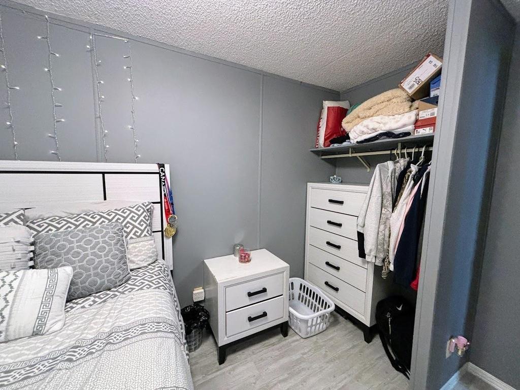 31 Coveney Street, Marathon, ON - Indoor Photo Showing Bedroom