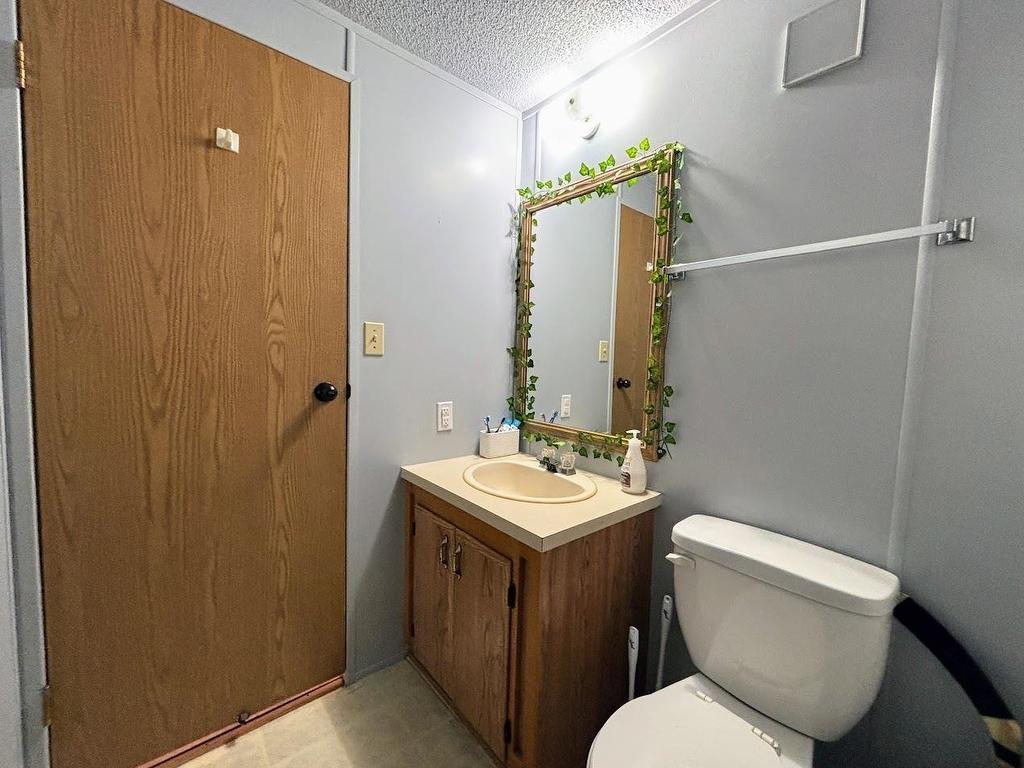 31 Coveney Street, Marathon, ON - Indoor Photo Showing Bathroom