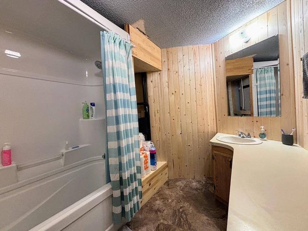 31 Coveney Street, Marathon, ON - Indoor