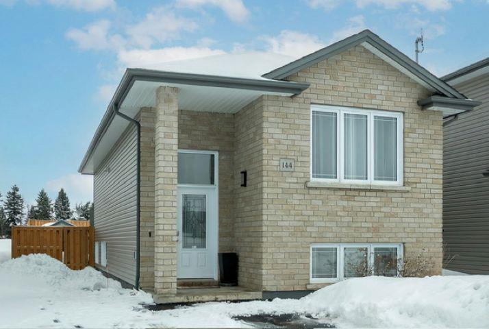 144 Cougar Crescent, Thunder Bay, ON - Outdoor With Exterior