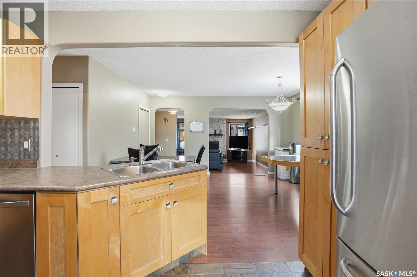 101 Fitzgerald Street, Saskatoon, SK - Indoor Photo Showing Kitchen With Double Sink