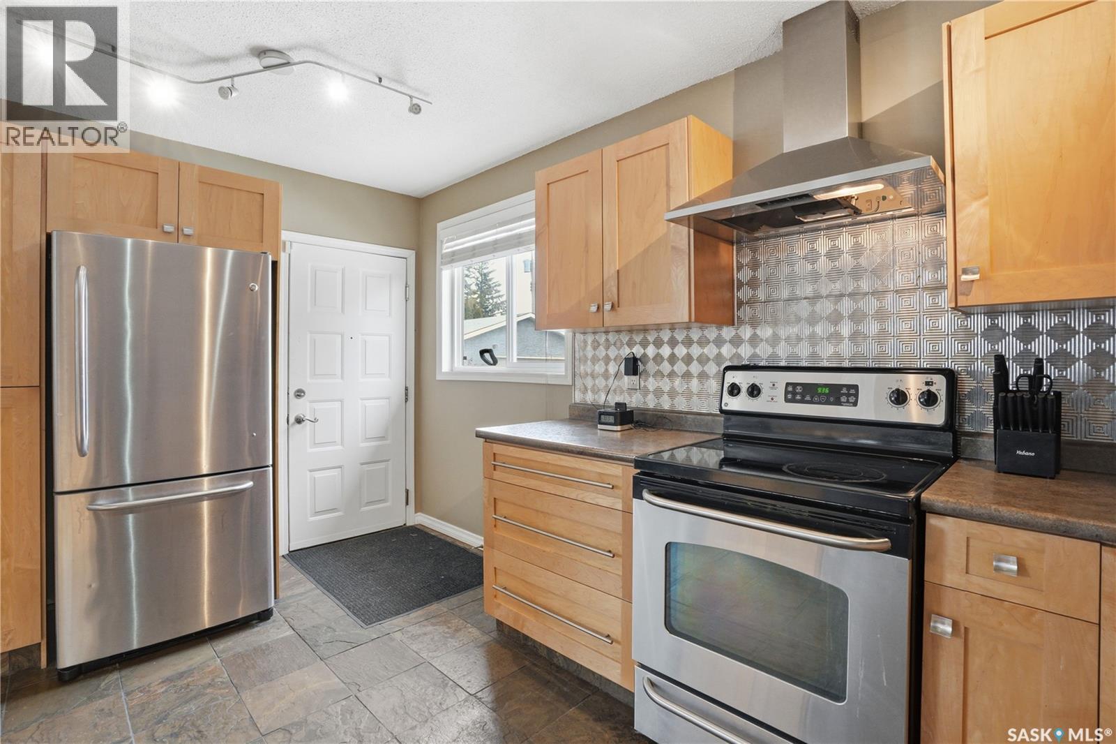 101 Fitzgerald Street, Saskatoon, SK - Indoor Photo Showing Kitchen