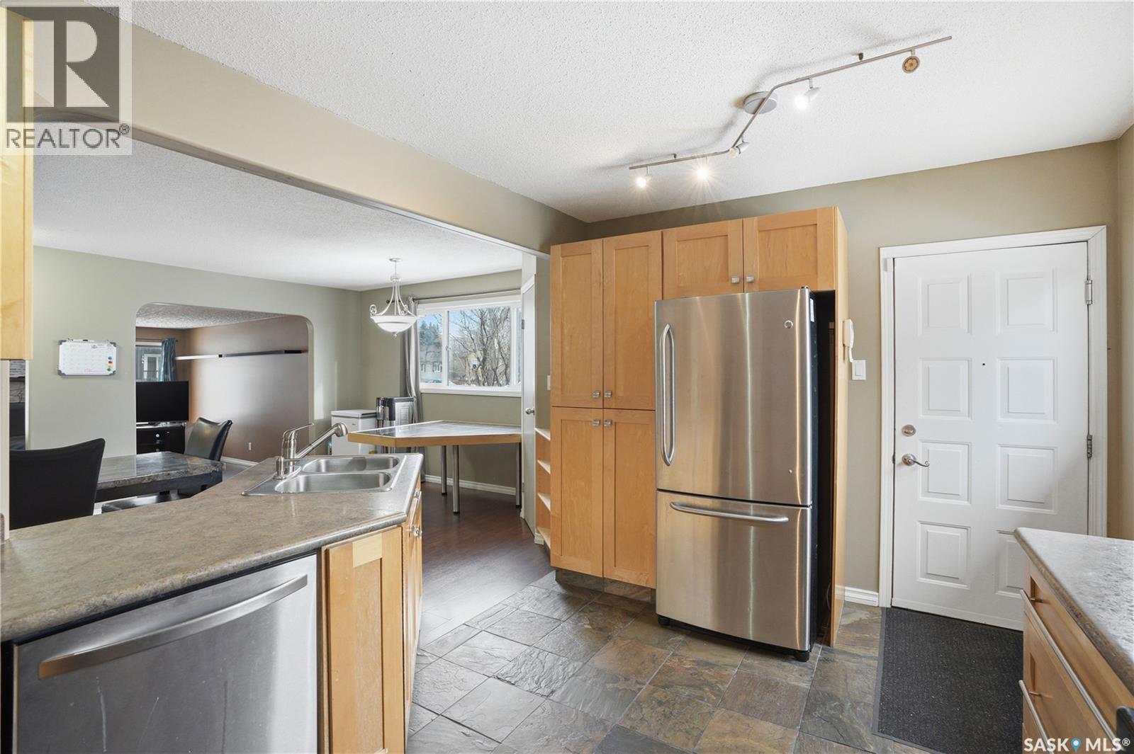 101 Fitzgerald Street, Saskatoon, SK - Indoor Photo Showing Kitchen