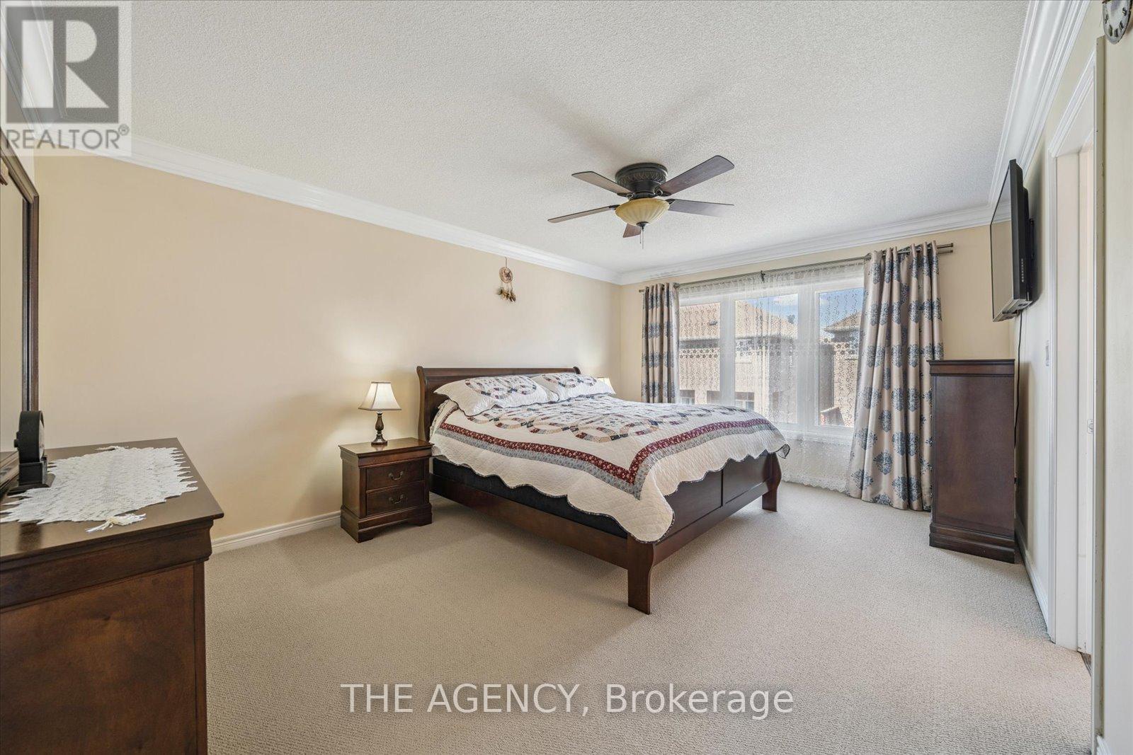32 Timna Crescent, Vaughan, ON - Indoor Photo Showing Bedroom