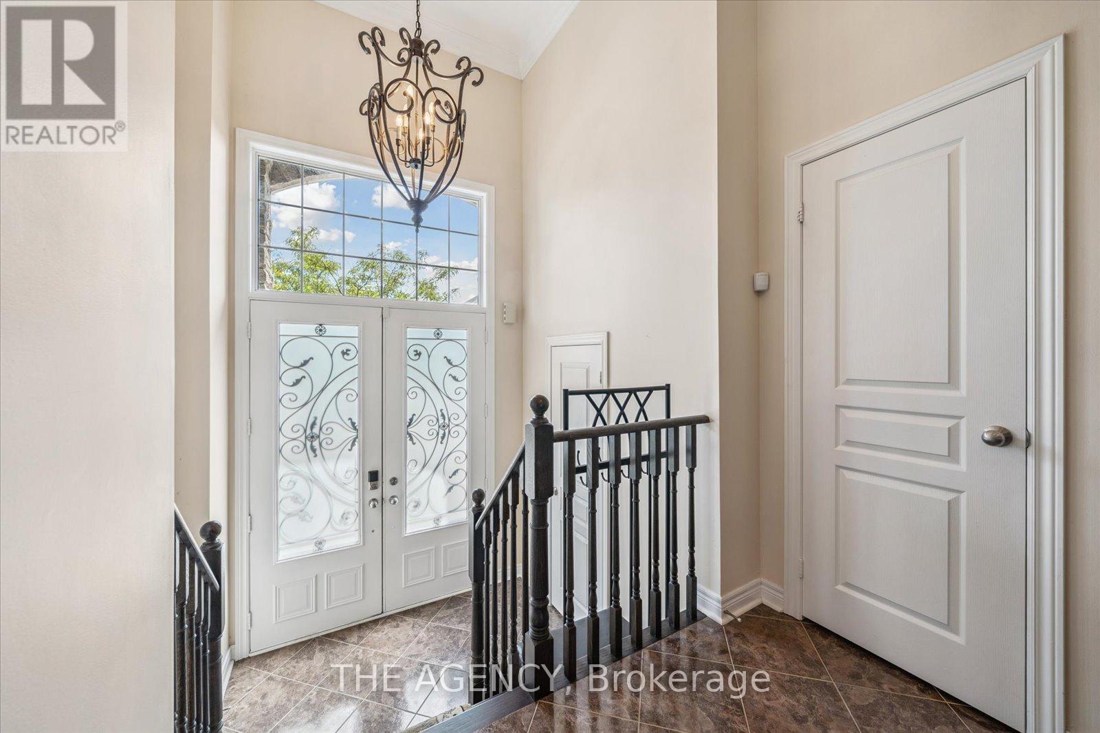 32 Timna Crescent, Vaughan, ON - Indoor Photo Showing Other Room
