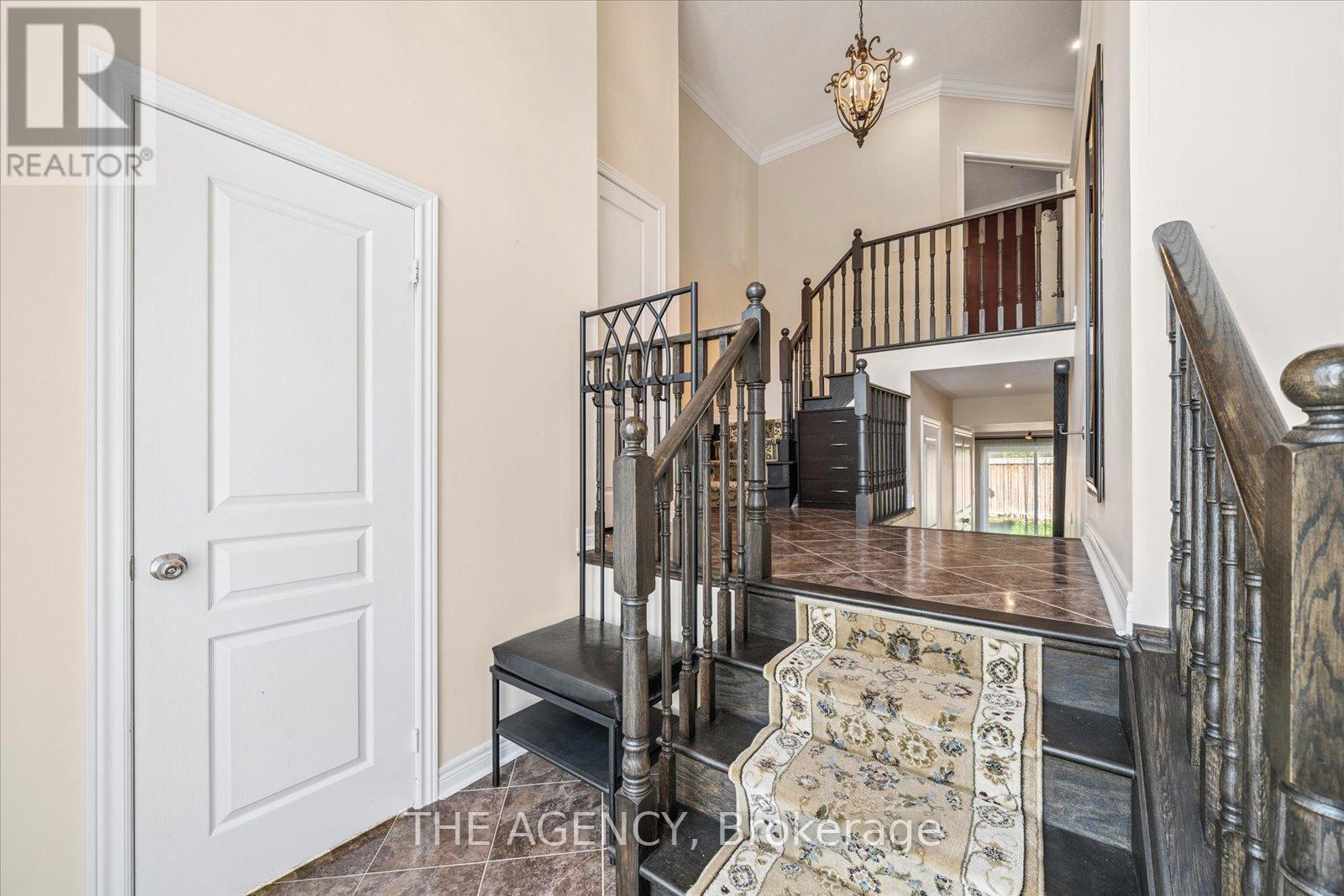 32 Timna Crescent, Vaughan, ON - Indoor Photo Showing Other Room