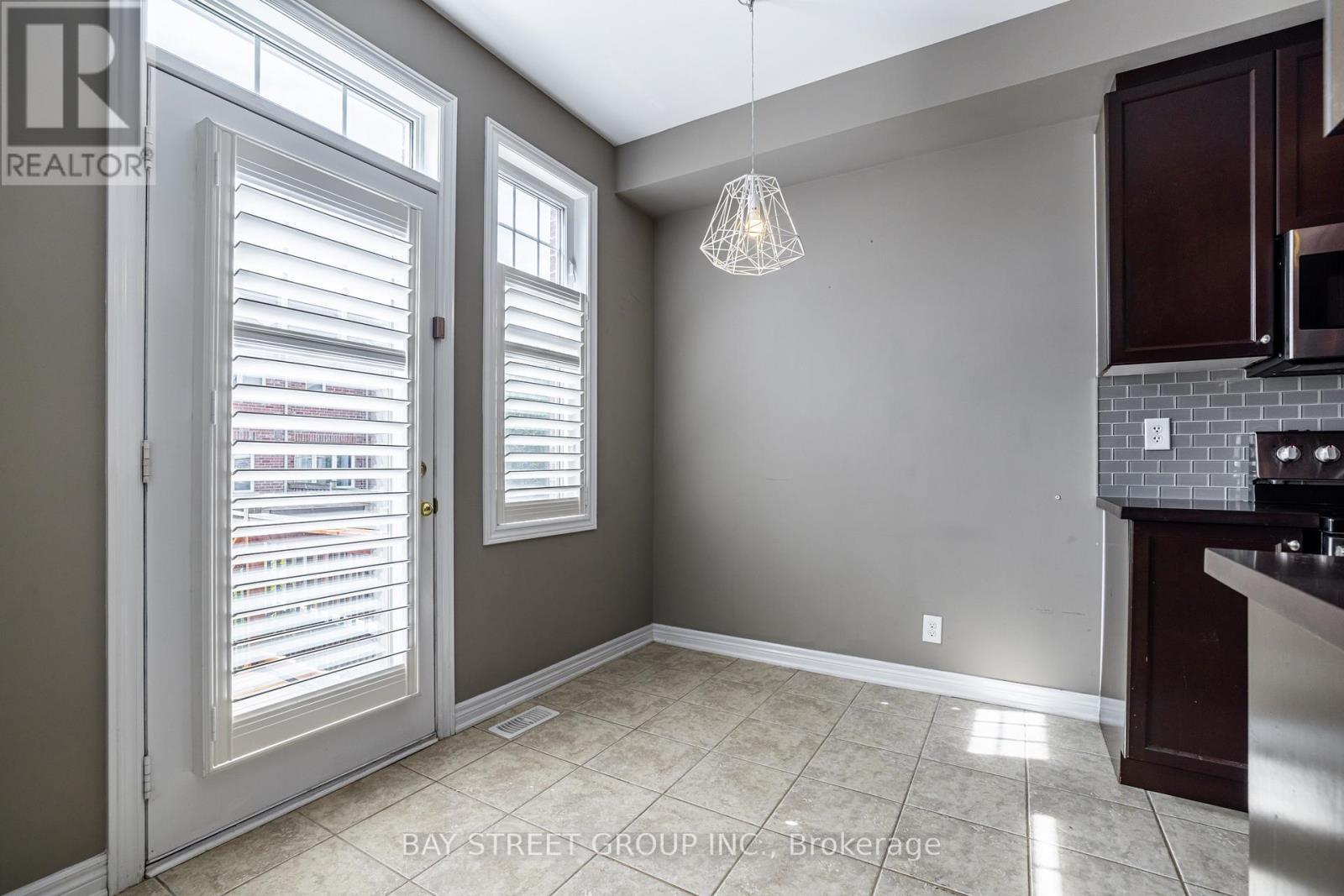 4 Courtland Crescent, East Gwillimbury, ON - Indoor