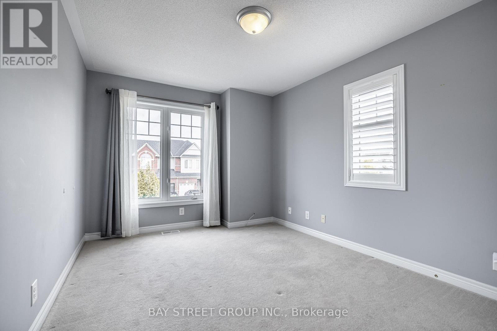 4 Courtland Crescent, East Gwillimbury, ON - Indoor Photo Showing Other Room