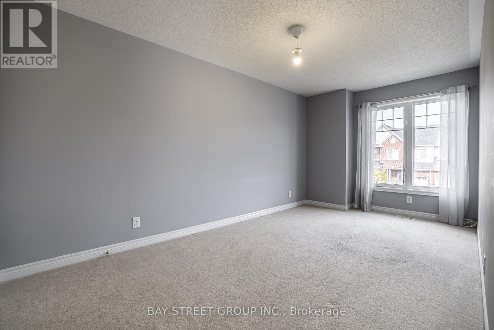 4 Courtland Crescent, East Gwillimbury, ON - Indoor Photo Showing Other Room