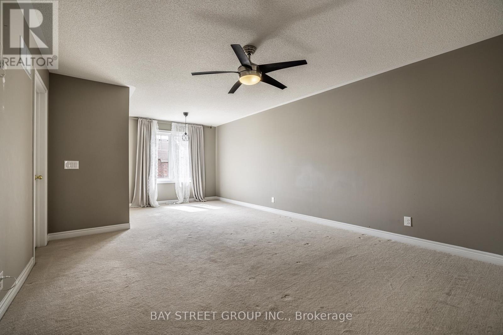 4 Courtland Crescent, East Gwillimbury, ON - Indoor Photo Showing Other Room