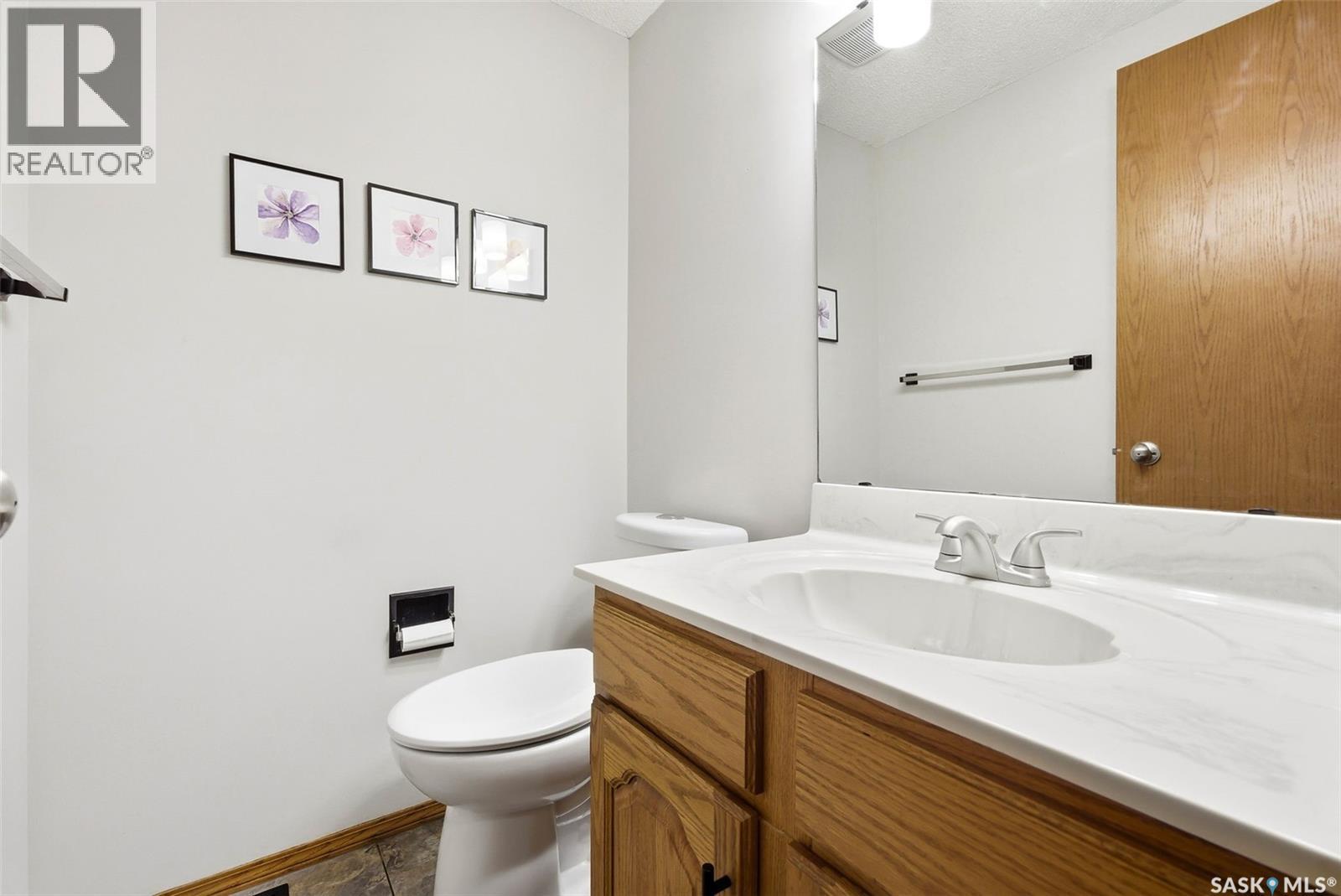 3242 Barton Place E, Regina, SK - Indoor Photo Showing Bathroom