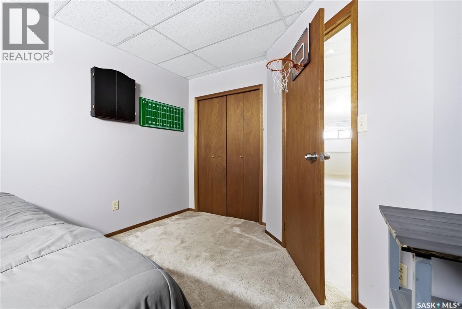3242 Barton Place E, Regina, SK - Indoor Photo Showing Bedroom