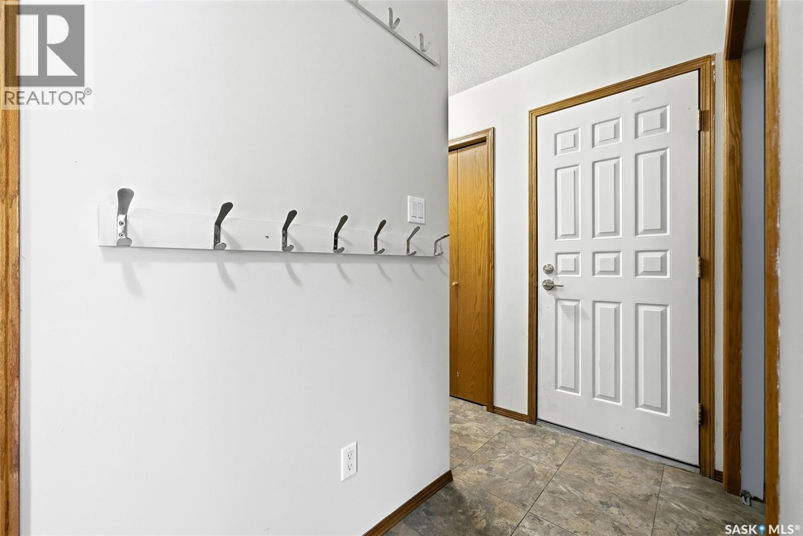 3242 Barton Place E, Regina, SK - Indoor Photo Showing Other Room
