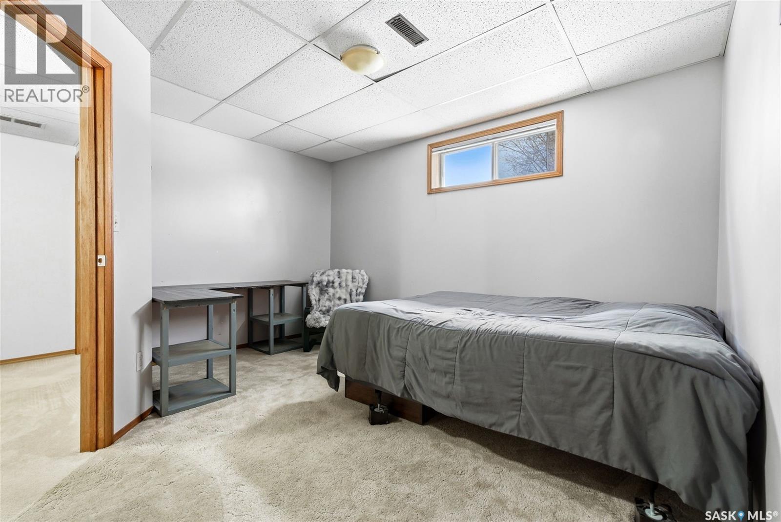 3242 Barton Place E, Regina, SK - Indoor Photo Showing Bedroom