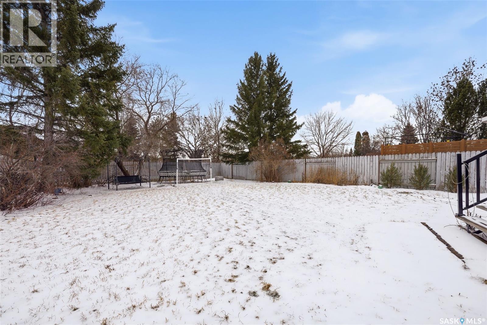 3242 Barton Place E, Regina, SK - Outdoor