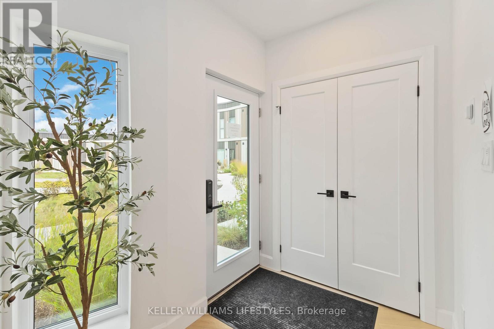 A110 - 2062 Lumen Drive, London South (South A), ON - Indoor Photo Showing Other Room