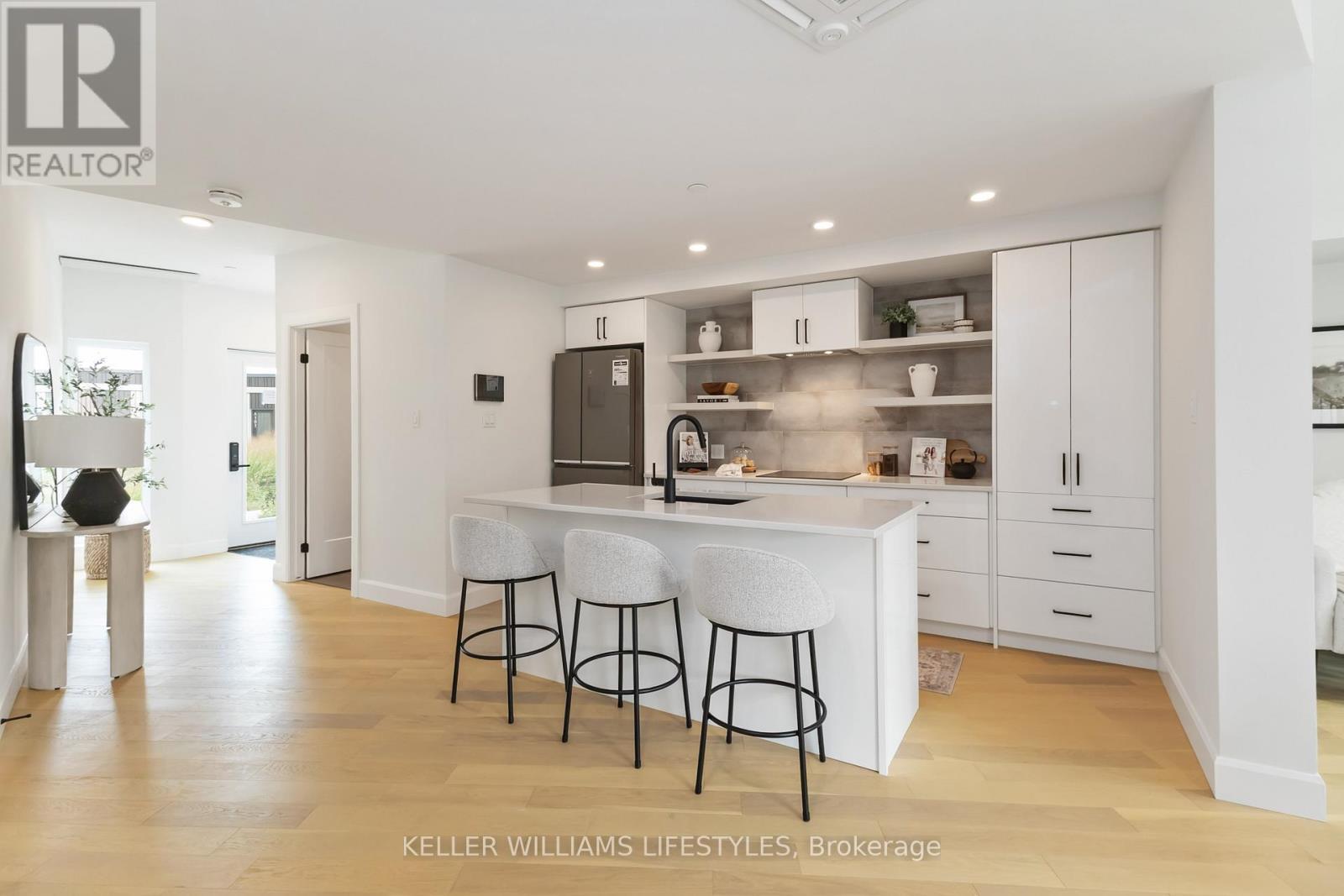 A110 - 2062 Lumen Drive, London South (South A), ON - Indoor Photo Showing Kitchen