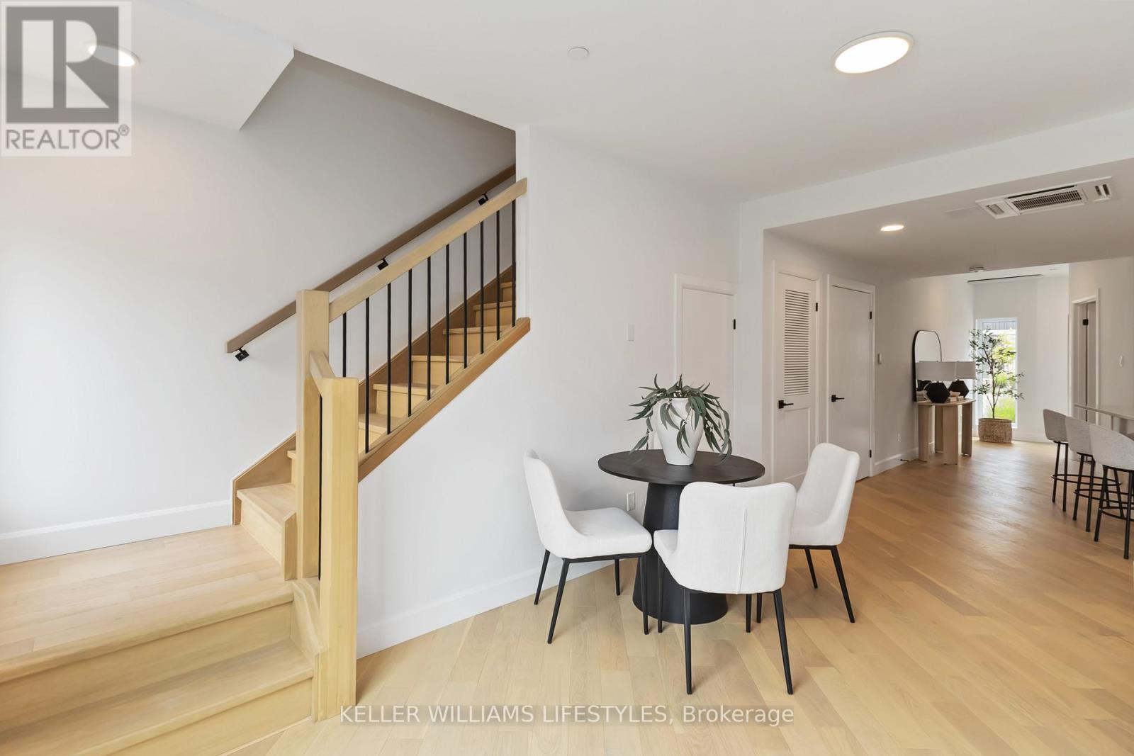 A110 - 2062 Lumen Drive, London South (South A), ON - Indoor Photo Showing Dining Room