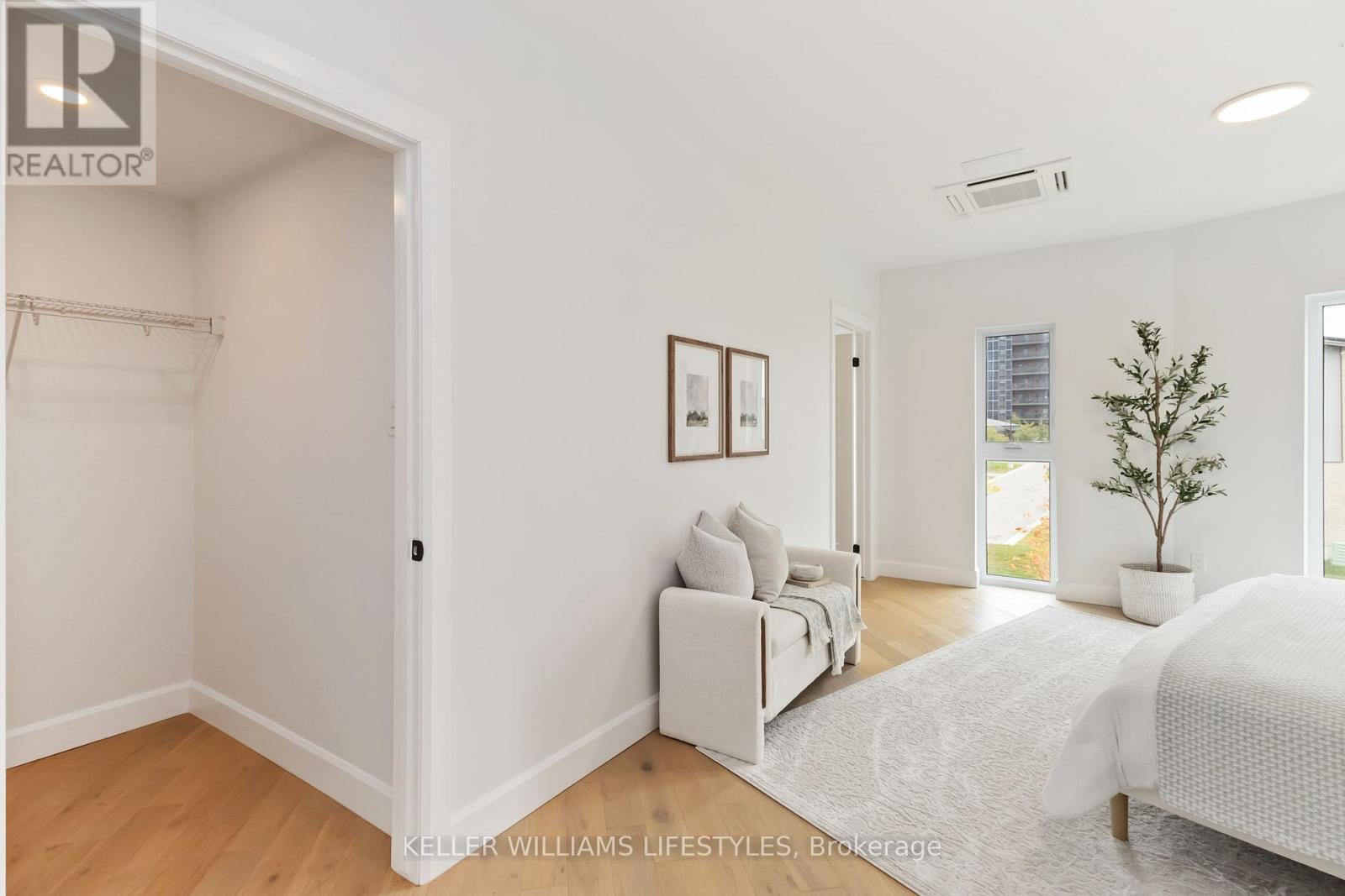 A110 - 2062 Lumen Drive, London South (South A), ON - Indoor Photo Showing Bedroom