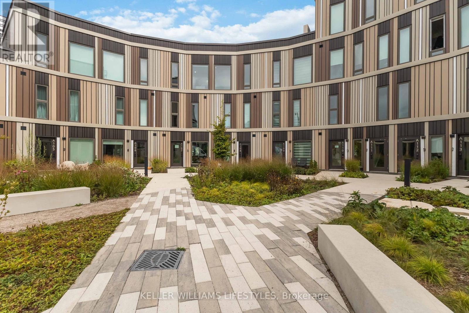 A110 - 2062 Lumen Drive, London South (South A), ON - Outdoor With Facade