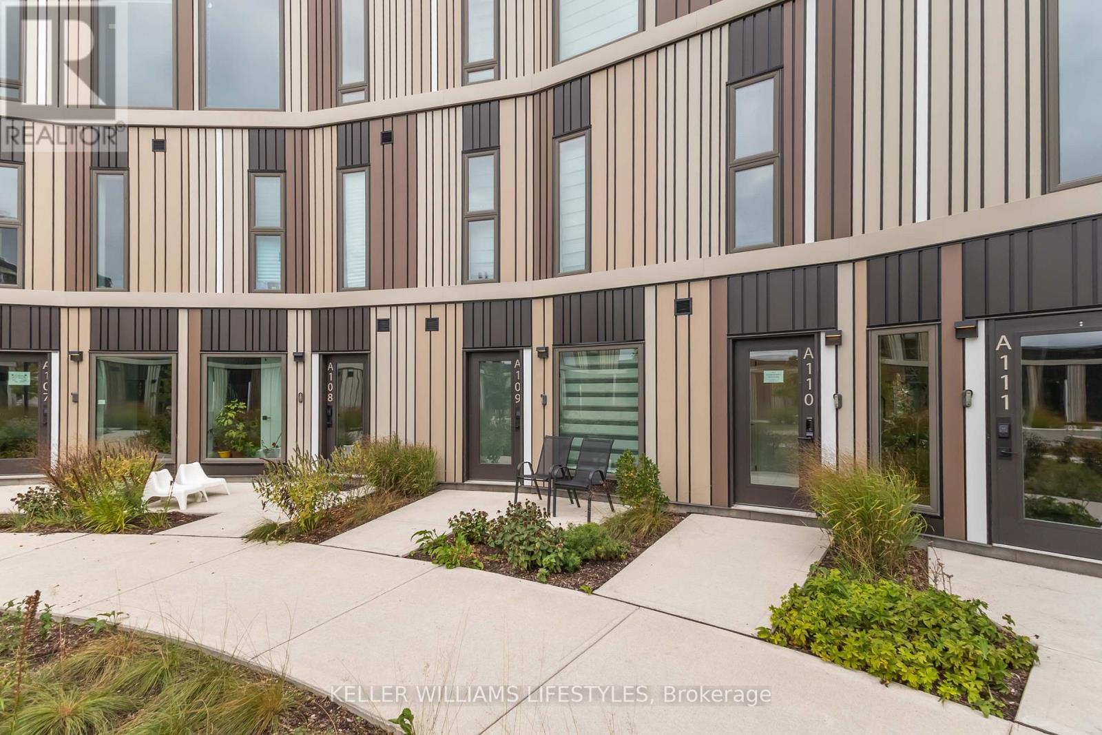 A110 - 2062 Lumen Drive, London South (South A), ON - Outdoor With Facade