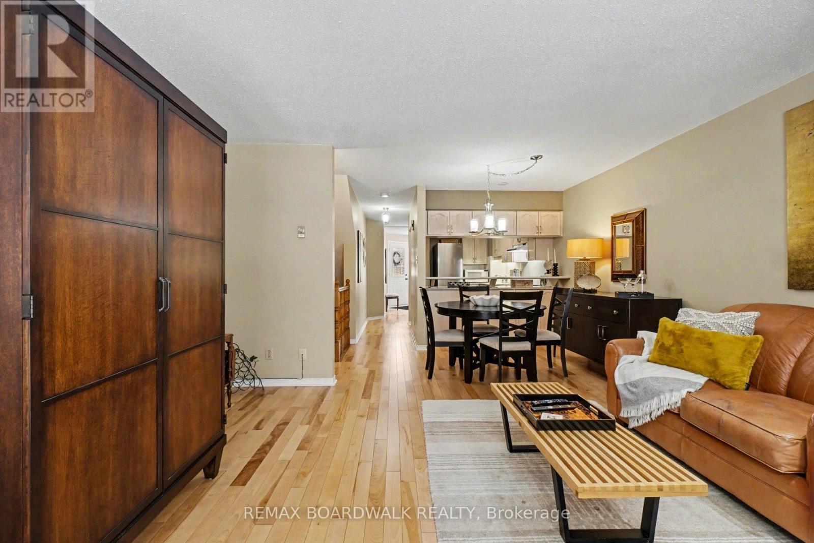 5 Briston Private, Ottawa, ON - Indoor