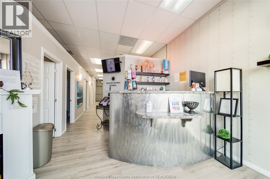 3041 Dougall Avenue, Windsor, ON