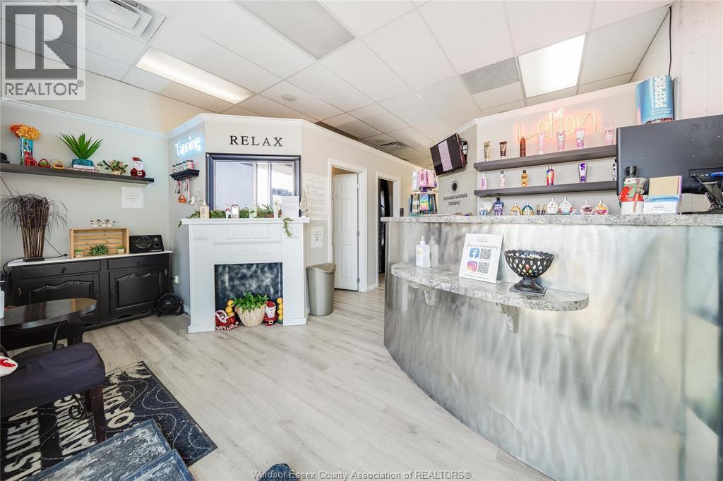 3041 Dougall Avenue, Windsor, ON