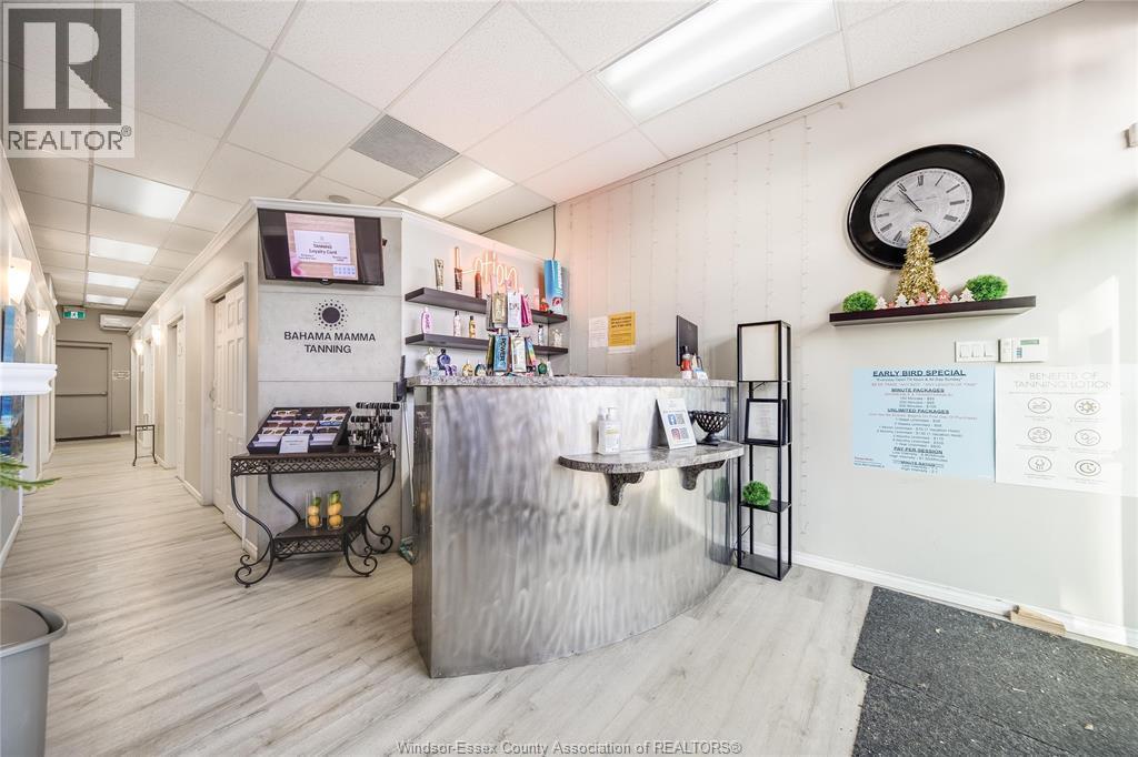 3041 Dougall Avenue, Windsor, ON