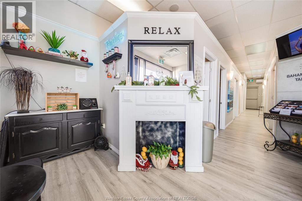 3041 Dougall Avenue, Windsor, ON