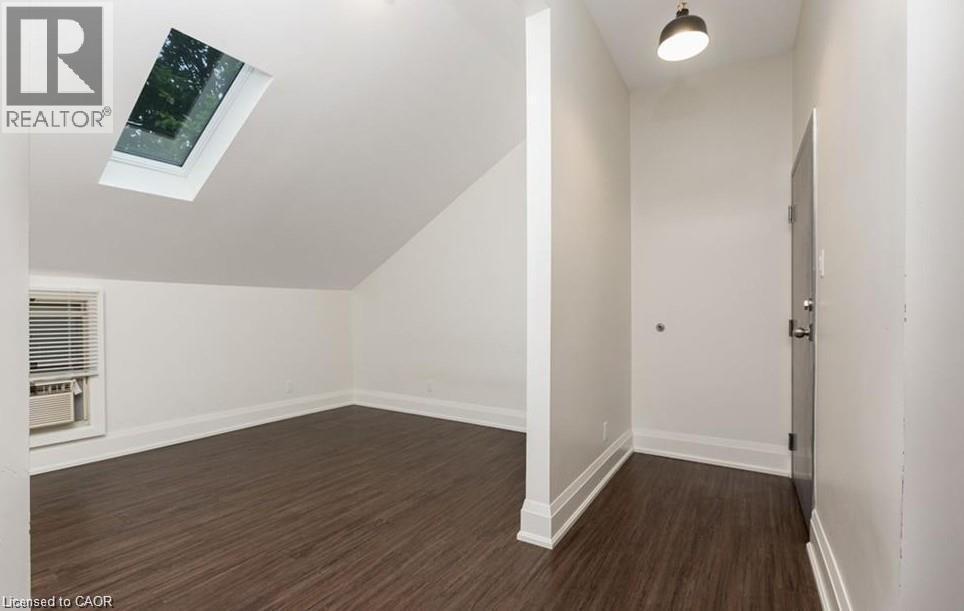 14 Young Street W, Waterloo, ON - Indoor Photo Showing Other Room