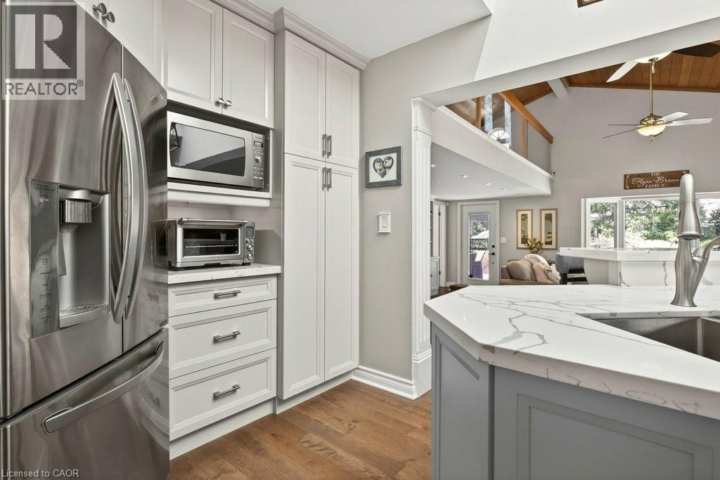 2119 Paisley Avenue, Burlington, ON - Indoor Photo Showing Kitchen