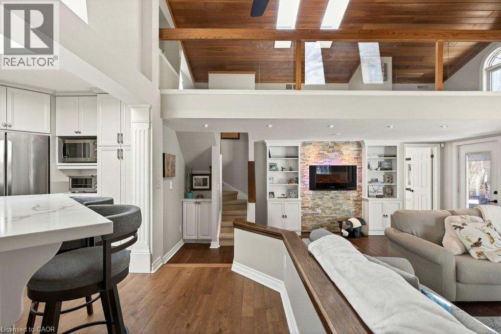 2119 Paisley Avenue, Burlington, ON - Indoor