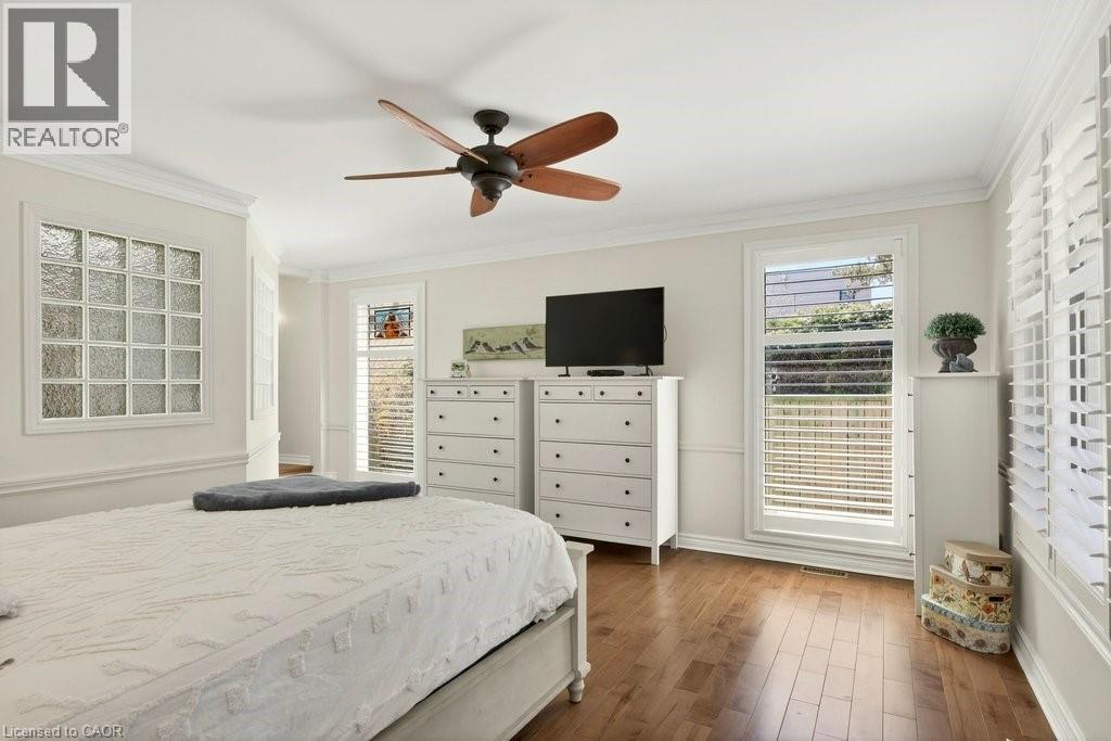 2119 Paisley Avenue, Burlington, ON - Indoor Photo Showing Bedroom