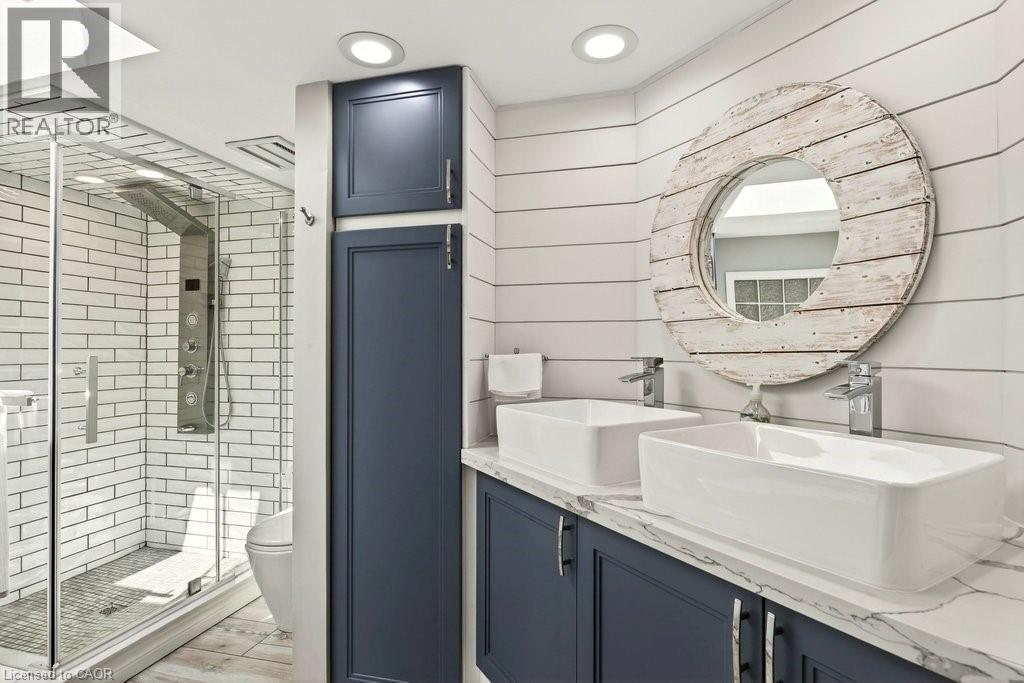 2119 Paisley Avenue, Burlington, ON - Indoor