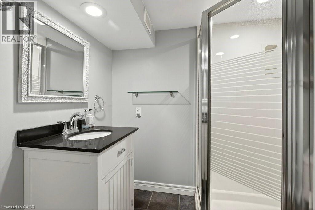 2119 Paisley Avenue, Burlington, ON - Indoor