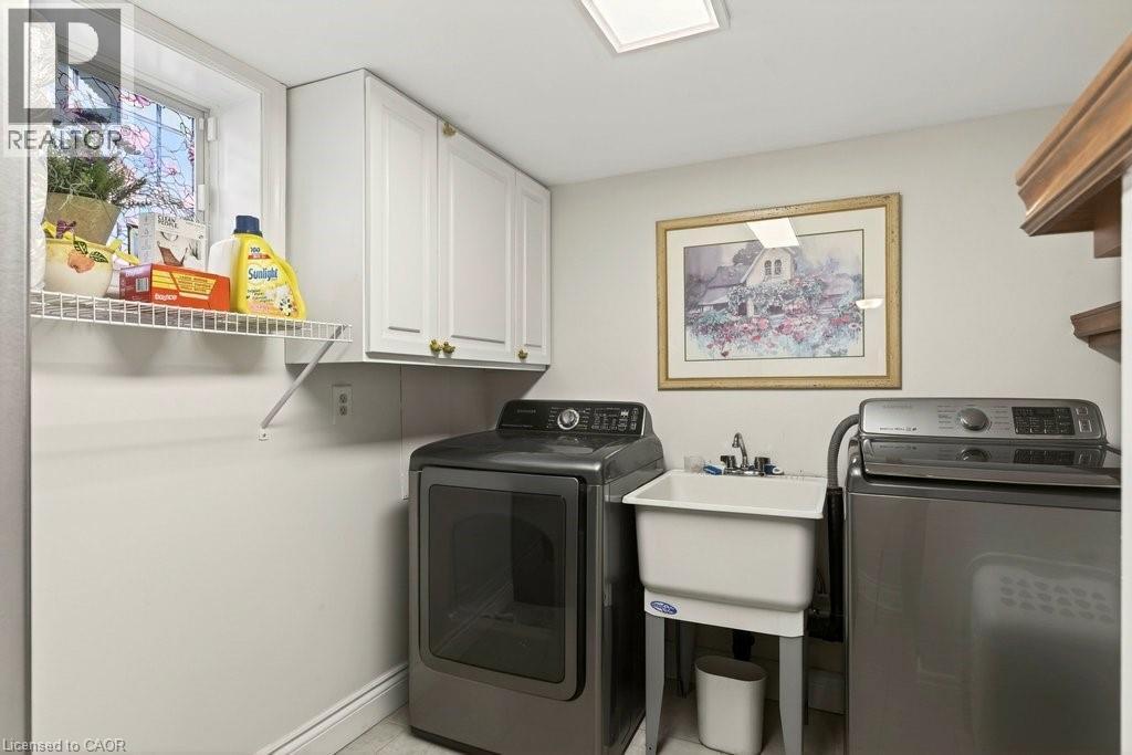 2119 Paisley Avenue, Burlington, ON - Indoor Photo Showing Laundry Room