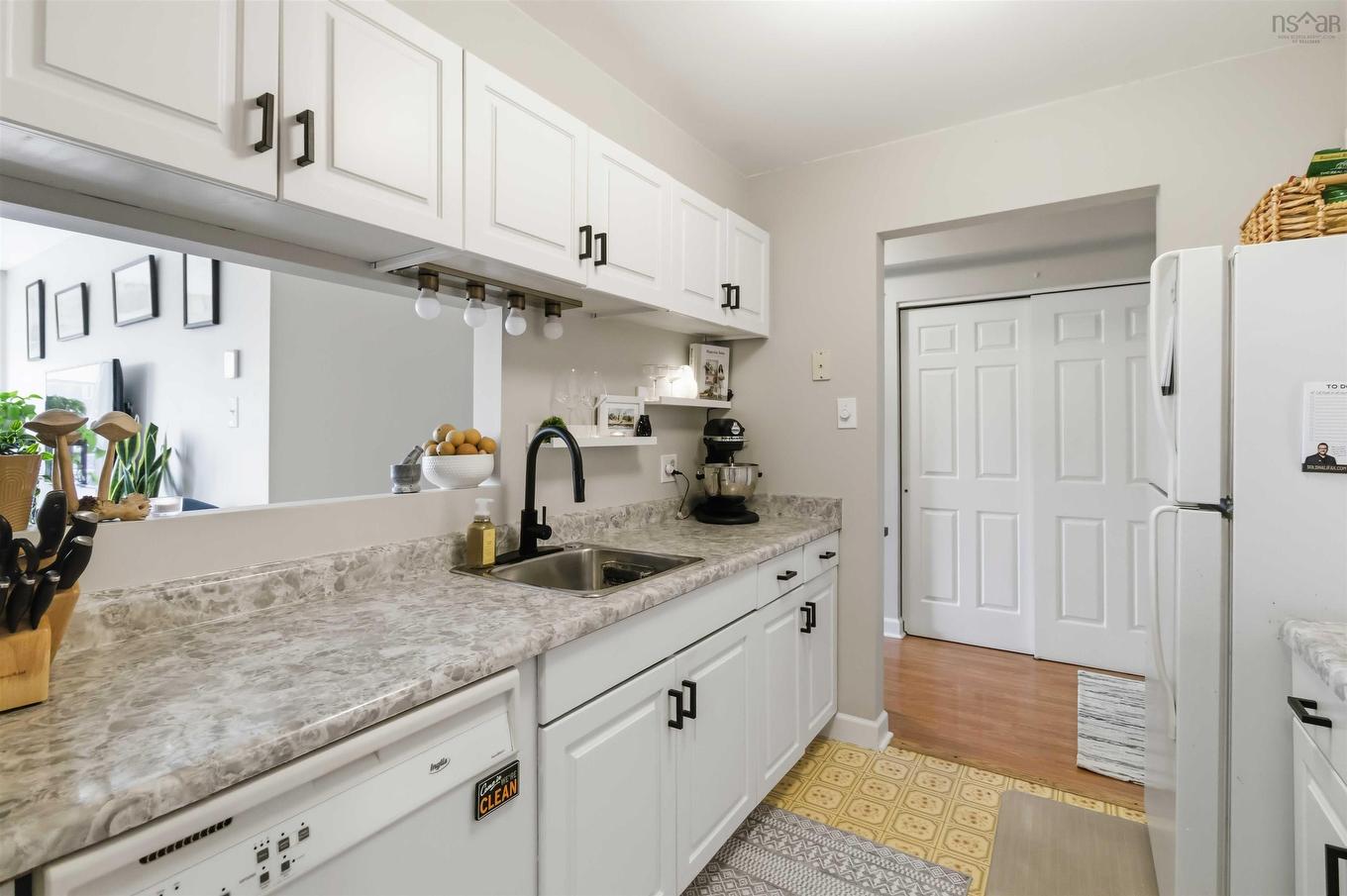 12 77 Farnham Gate Road, Halifax, NS