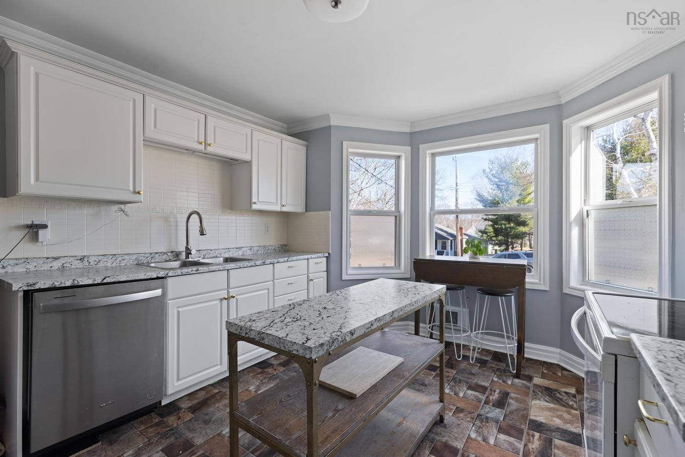 1 Maple Drive, Dartmouth, NS