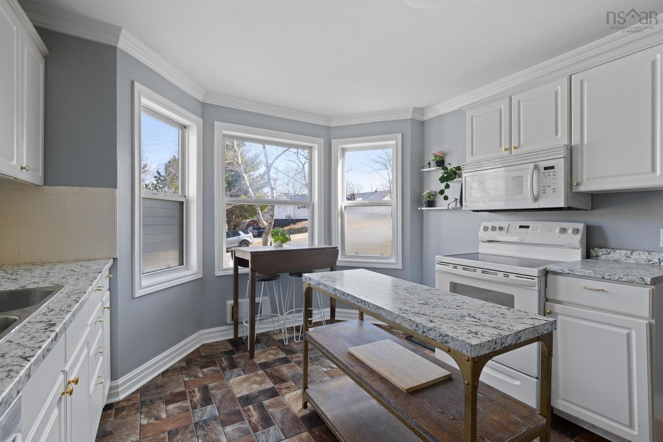 1 Maple Drive, Dartmouth, NS
