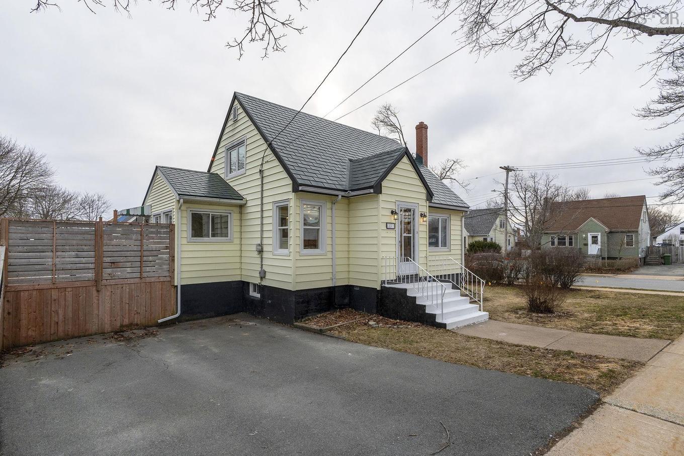 207 Victoria Road, Dartmouth, NS