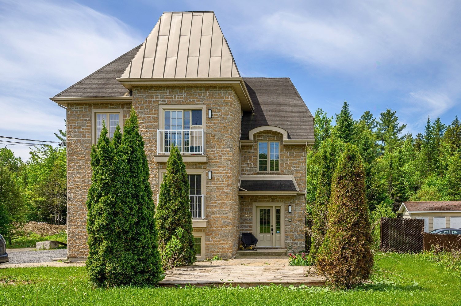 Front of Structure - 3-227 Mtée De L'Église, Saint-Colomban, QC - Outdoor