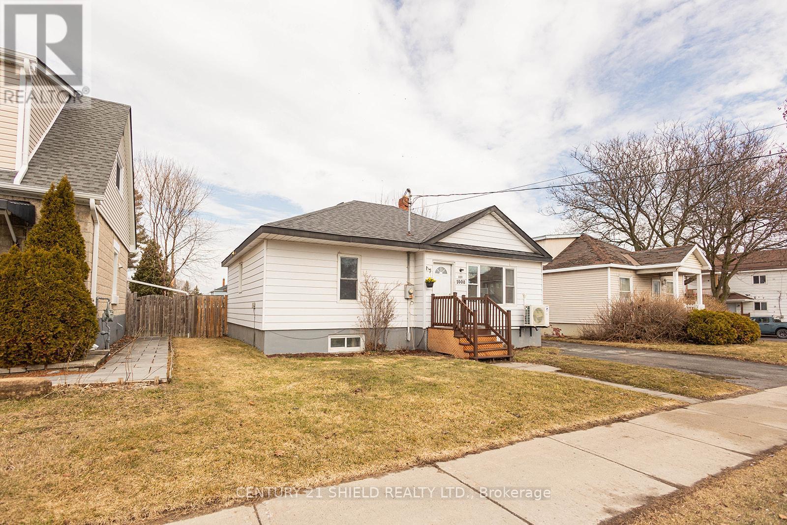 1008 Second Street E, Cornwall, ON - Outdoor