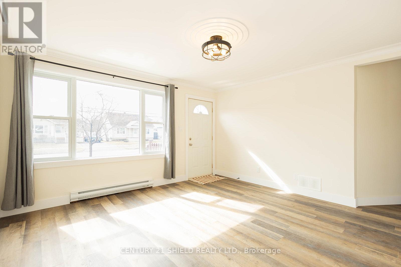 1008 Second Street E, Cornwall, ON - Indoor Photo Showing Other Room