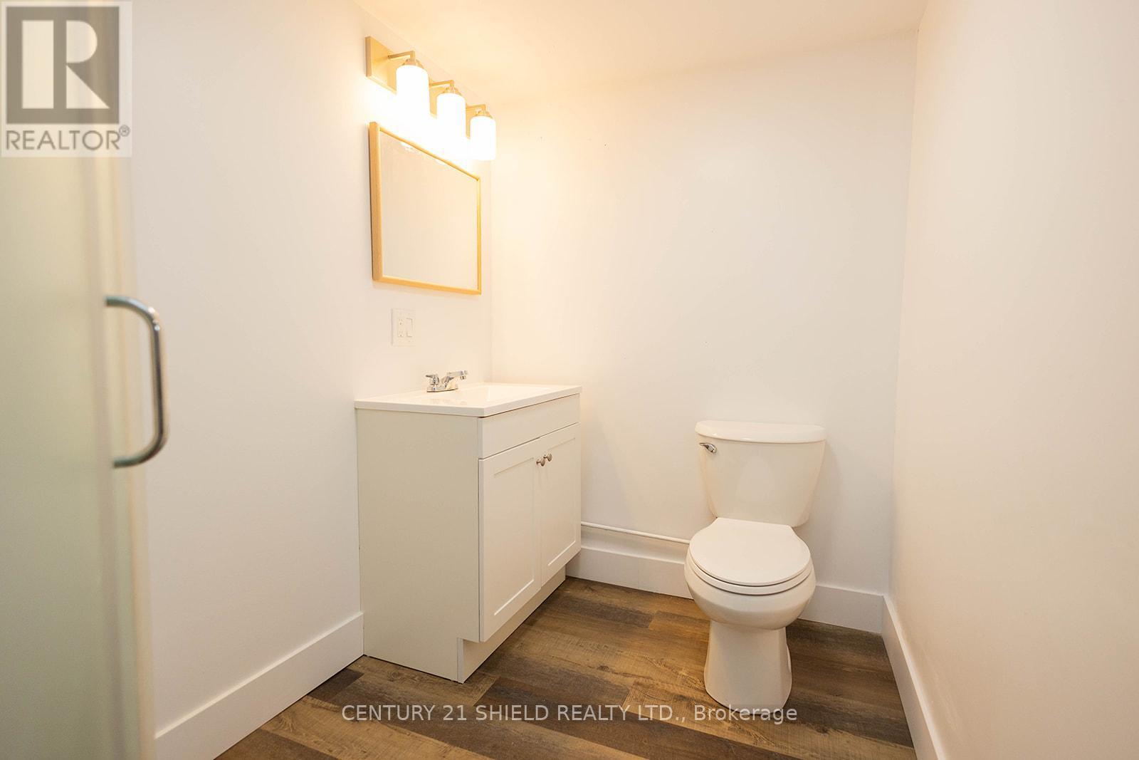 1008 Second Street E, Cornwall, ON - Indoor Photo Showing Bathroom