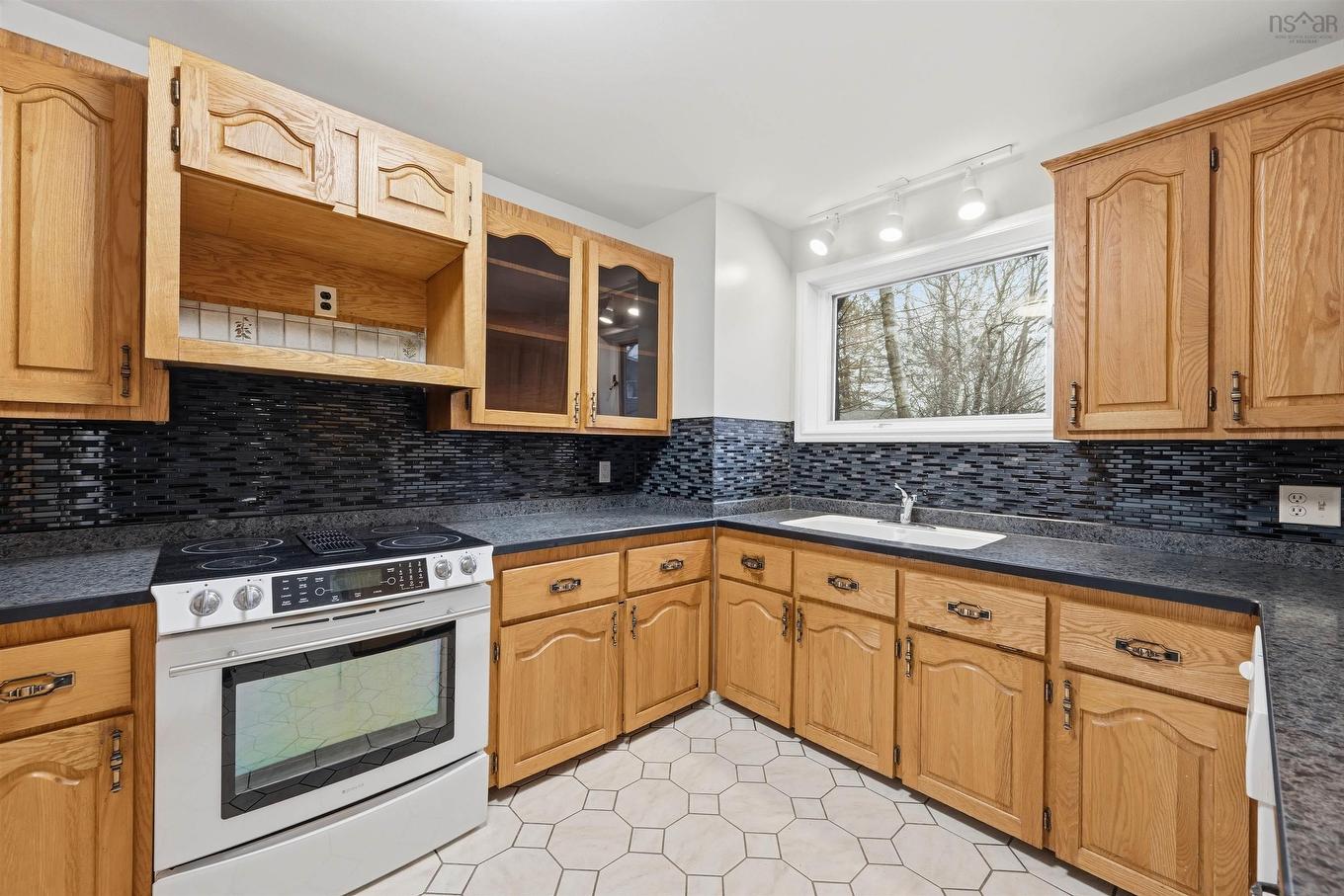 24 The Horseshoe, Dartmouth, NS