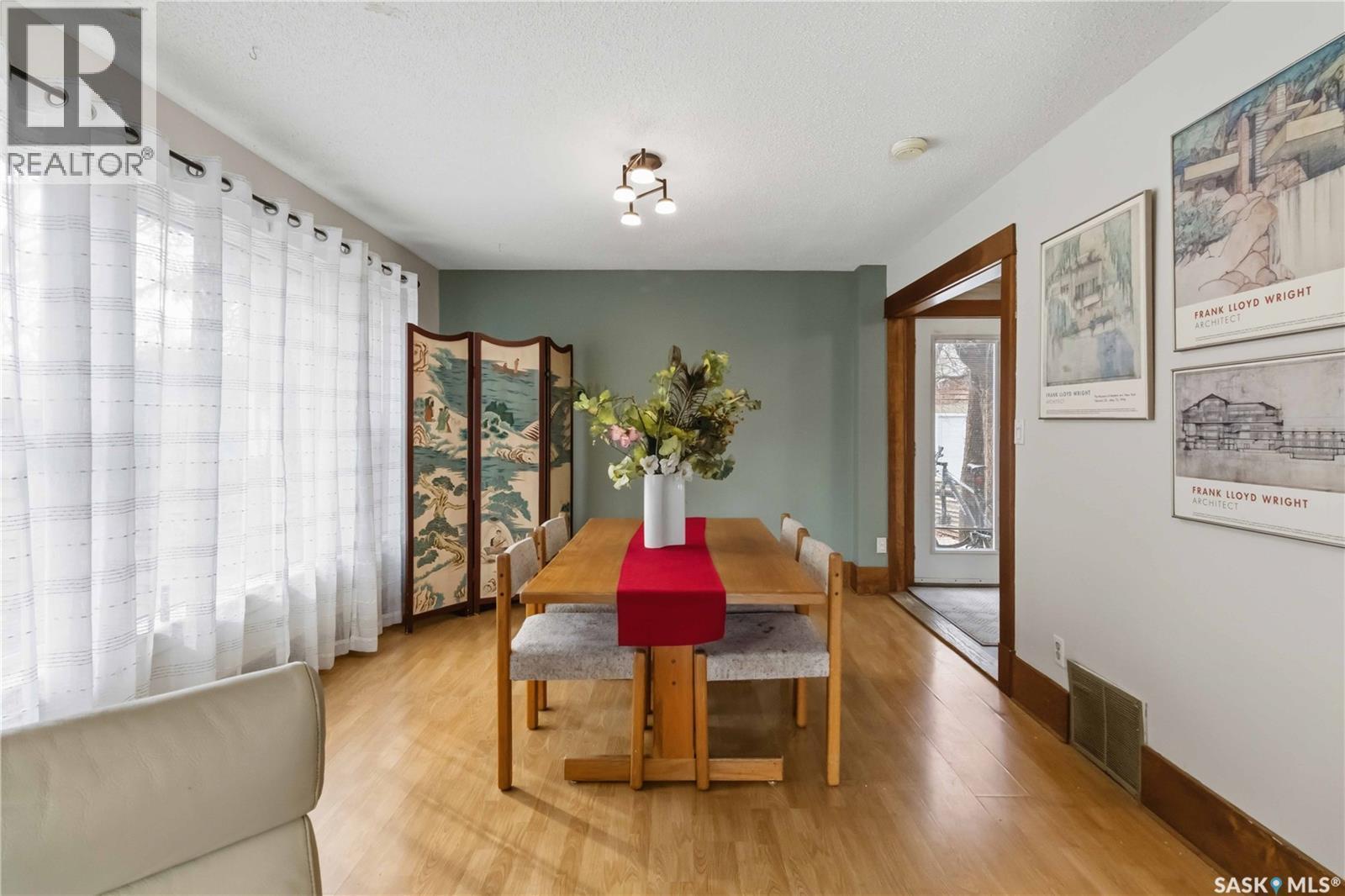 426 8Th Street E, Saskatoon, SK - Indoor