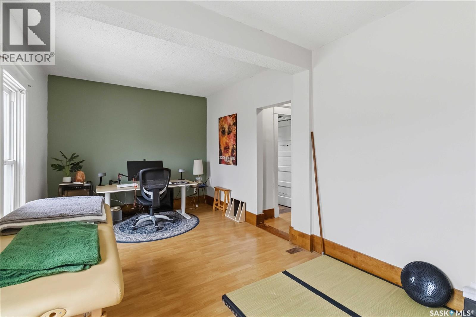 426 8Th Street E, Saskatoon, SK - Indoor